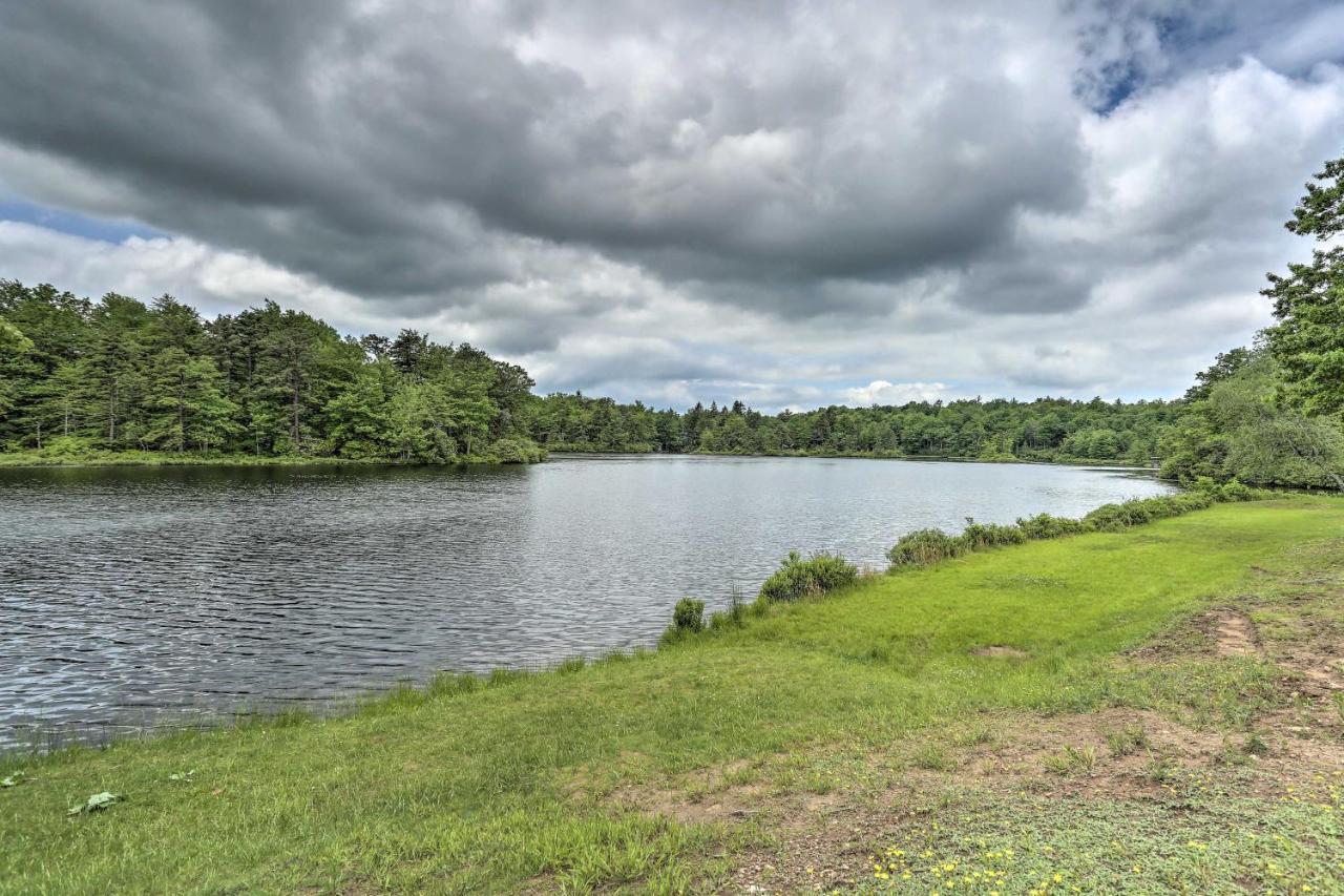 Peaceful Poconos Home With Lake And Pool Access! Long Pond Luaran gambar